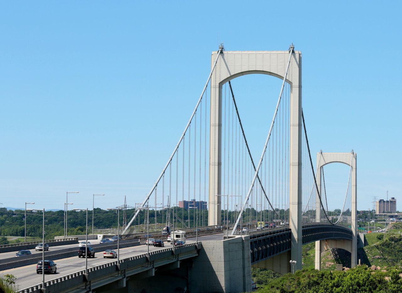 Pierre Laporte Bridge is Canada's largest suspension bridge