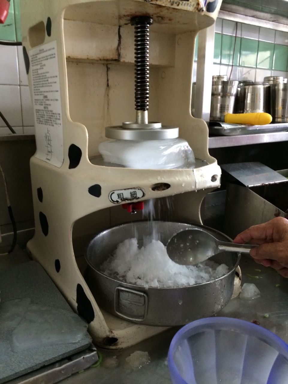 Making Ice Kacang