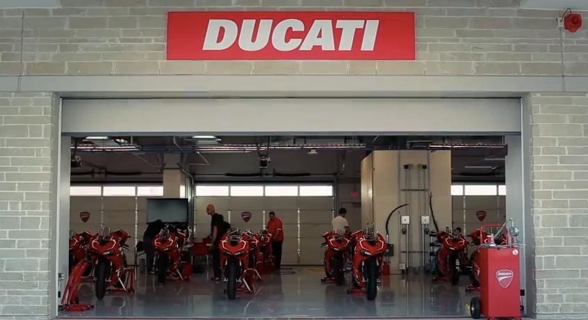Garage Full Ducati 1199 Panigale R