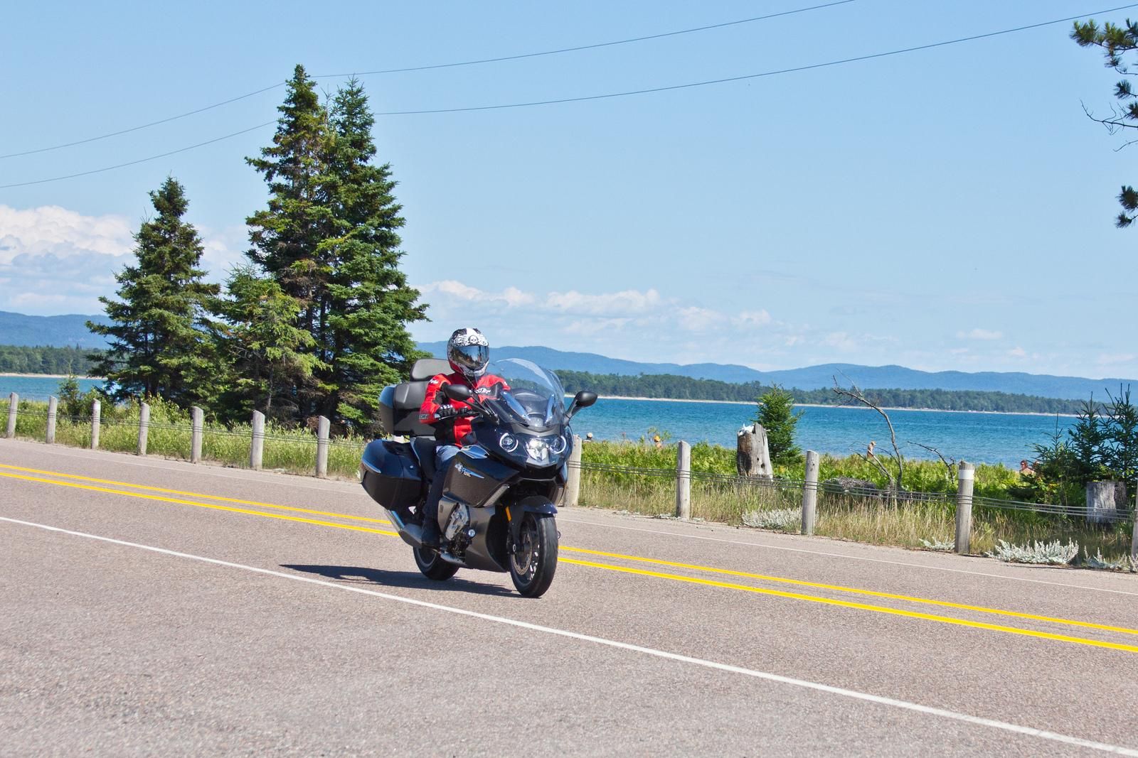 Riding along Lake Superior - Grand Algoma Tour