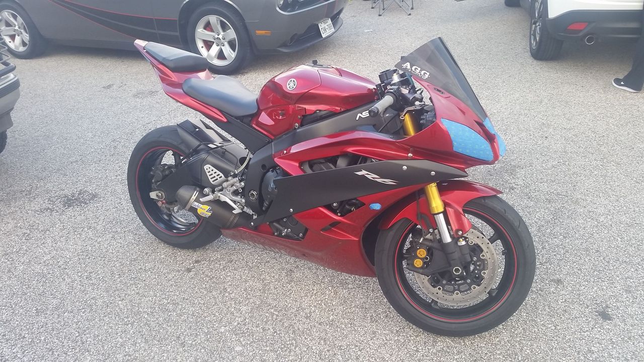 My R6 at a trackday