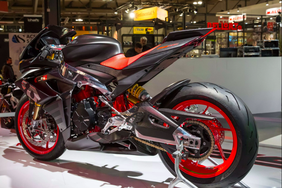 Aprilia opted for a twin engine on account of its compact size