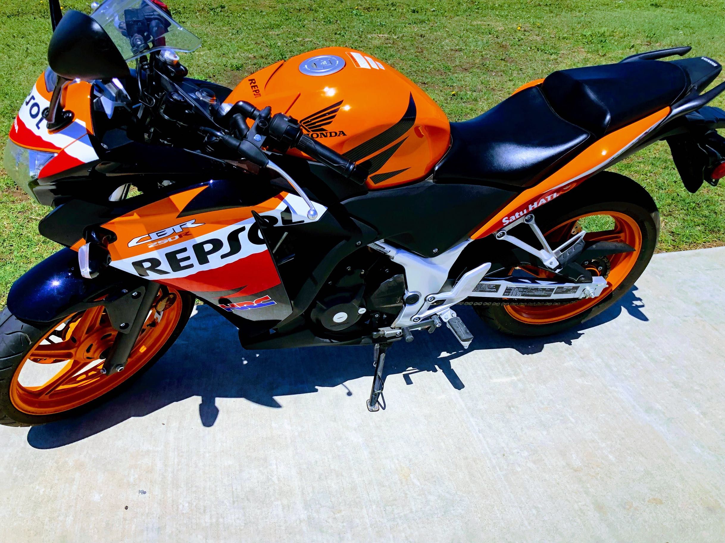 Honda CBR250R Repsol Edition