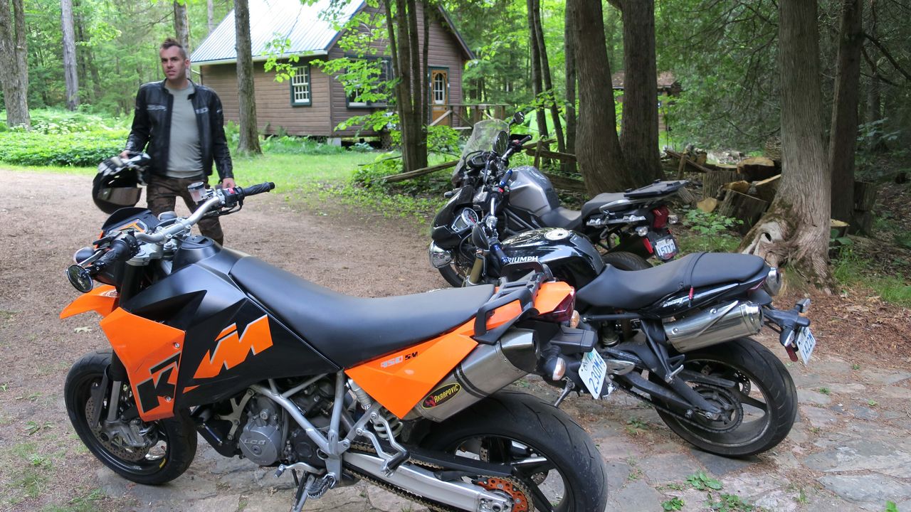Nick's KTM 950 SM is only slightly sexier than my Street Triple