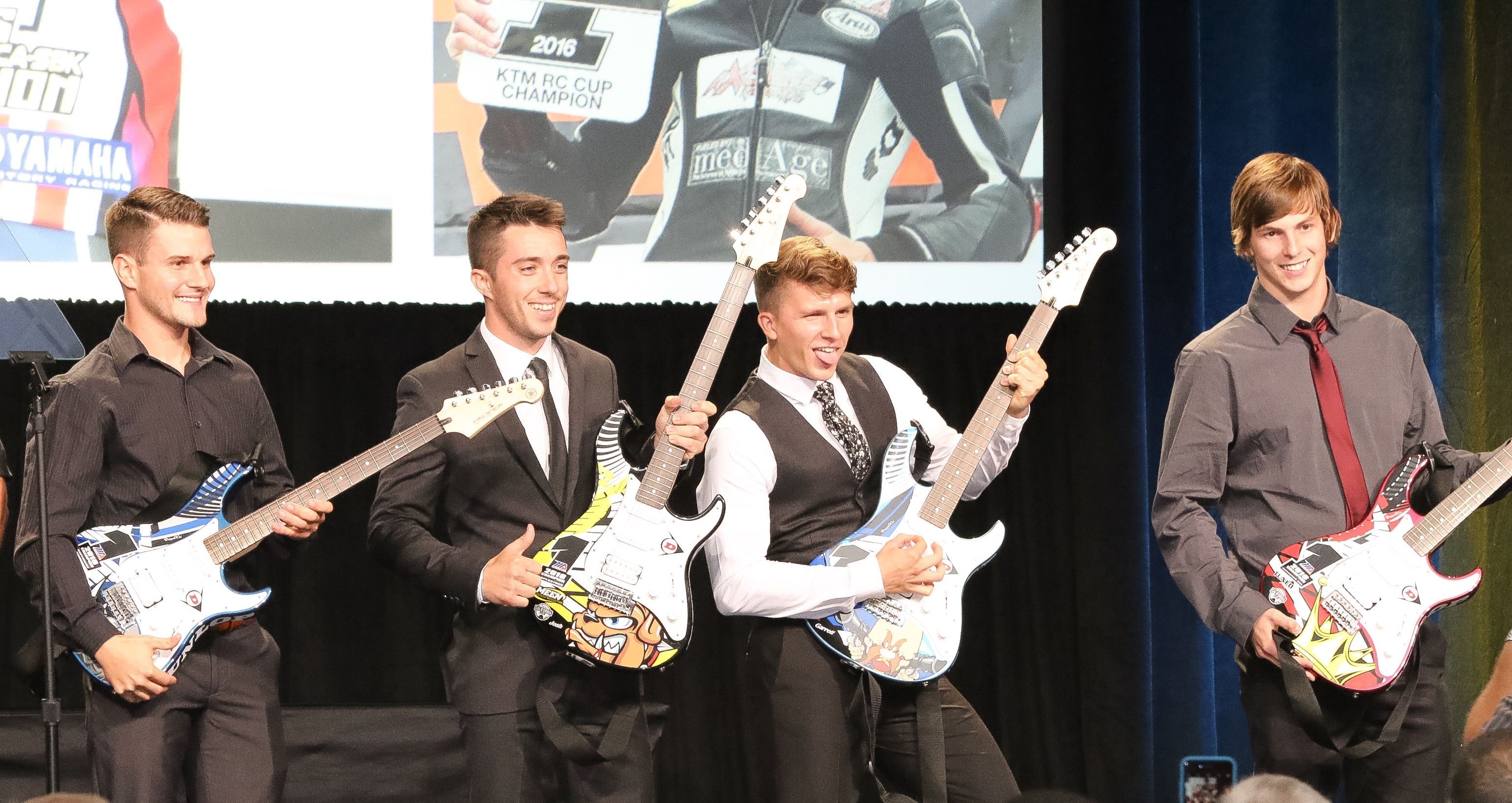 The champions received cool guitars from Dunlop