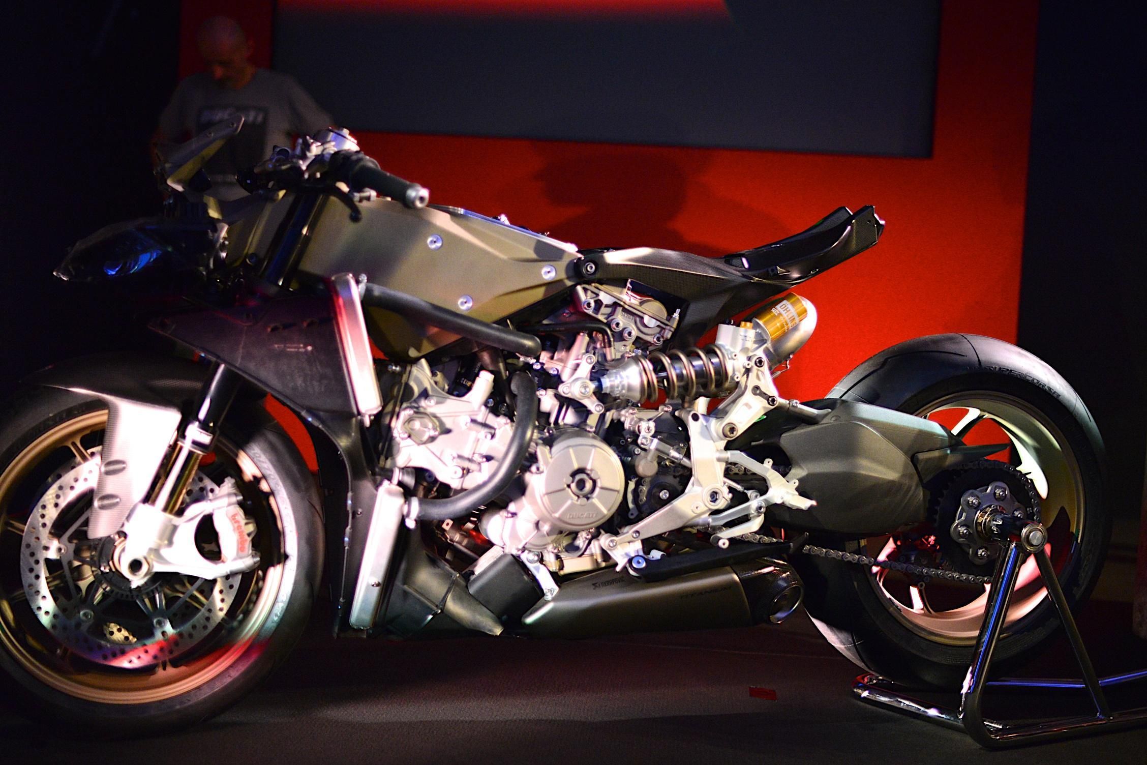 2014 Ducati Superleggera naked