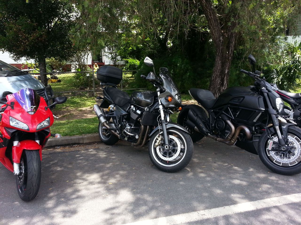 GSX is in the middle group ride with friends
