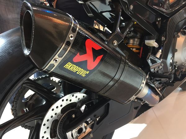 The new HP4 race comes with a carbon Akropovic full race exhaust