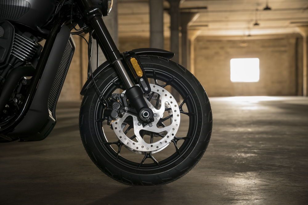 With components such as a front inverted fork, the new Street Rod is dripping with sporty potential