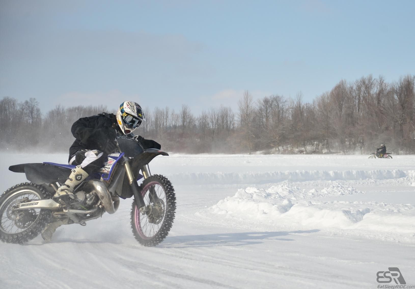 Skills sliding with control - Ice riding