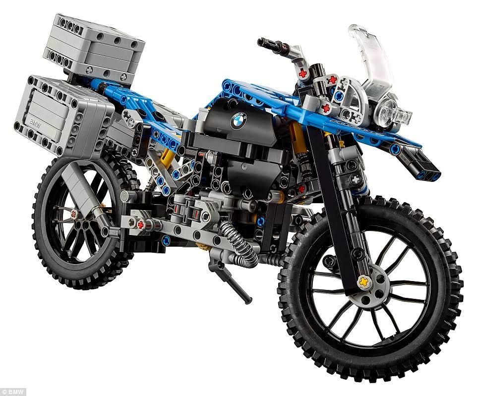The 603 Piece Lego Technic BMW R 1200 GS Kit