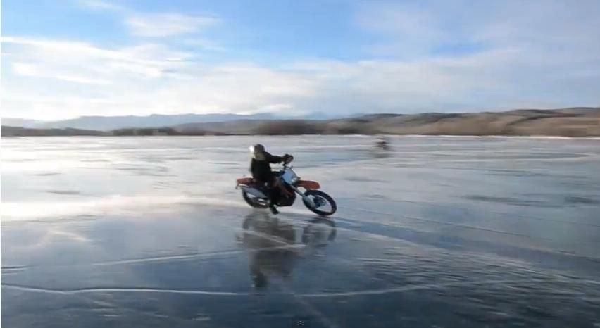 Motorcycle ice speedway