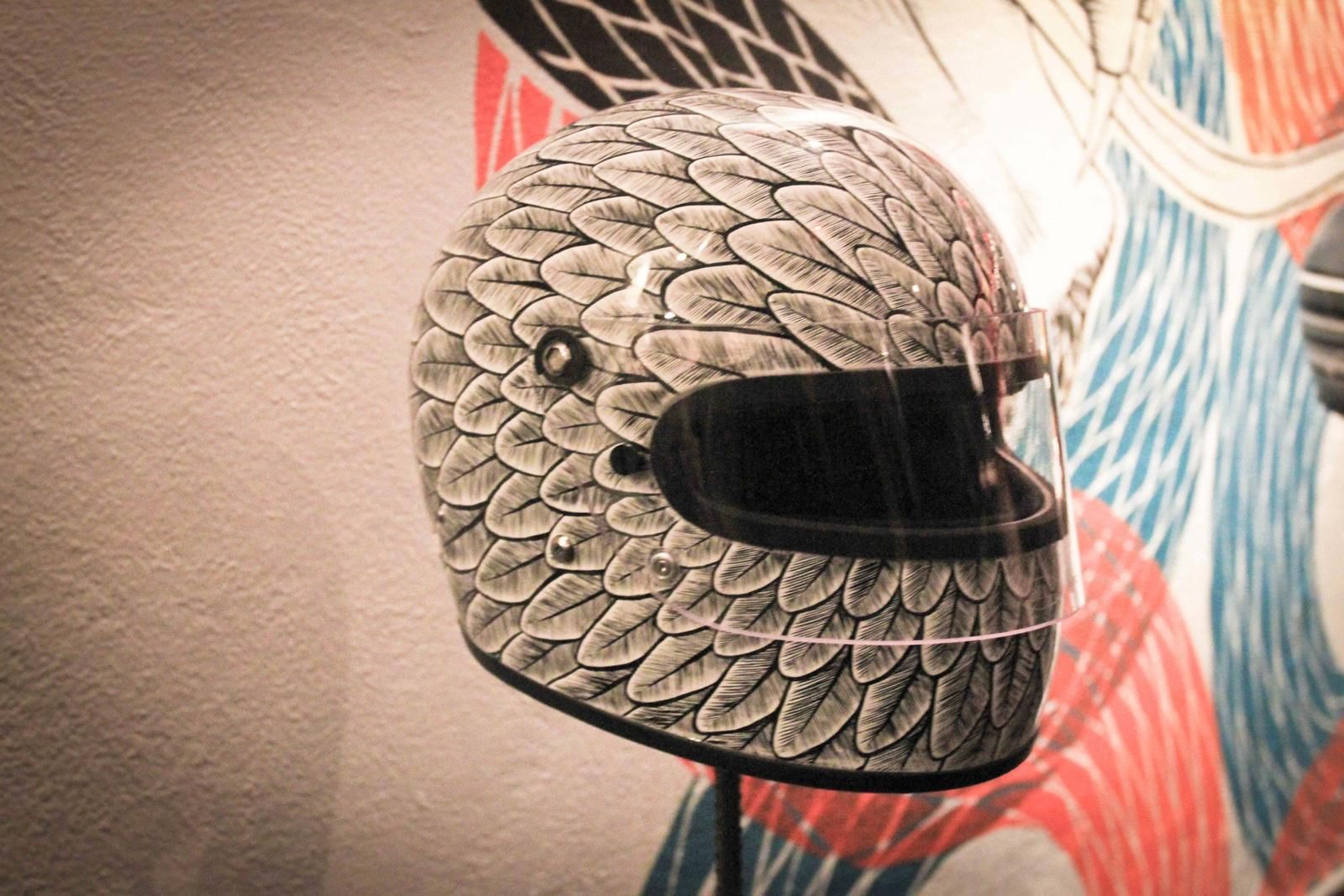 21 Helmets - One Motorcycle Show - Feather Helmet | Quickimage