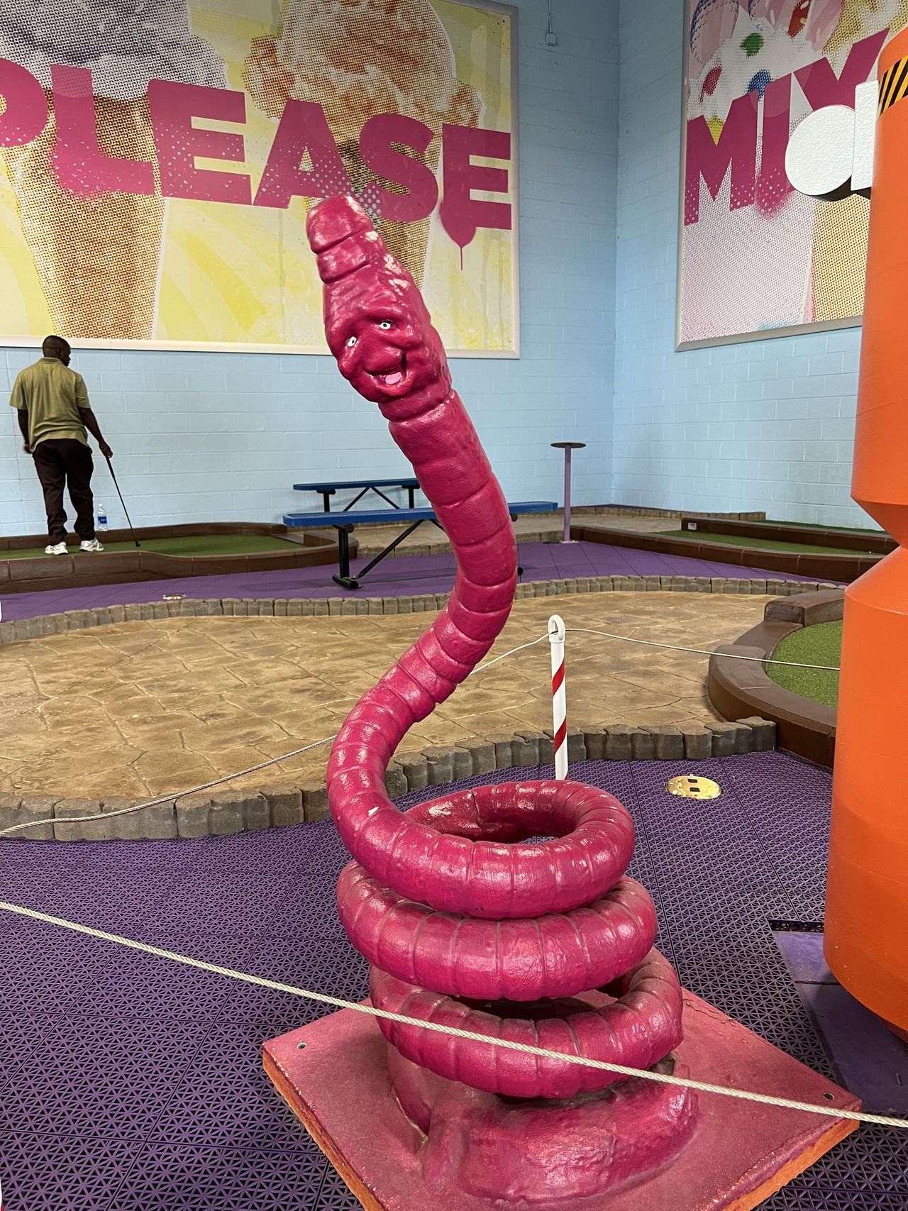 wtf mini golf place? this is creepy!