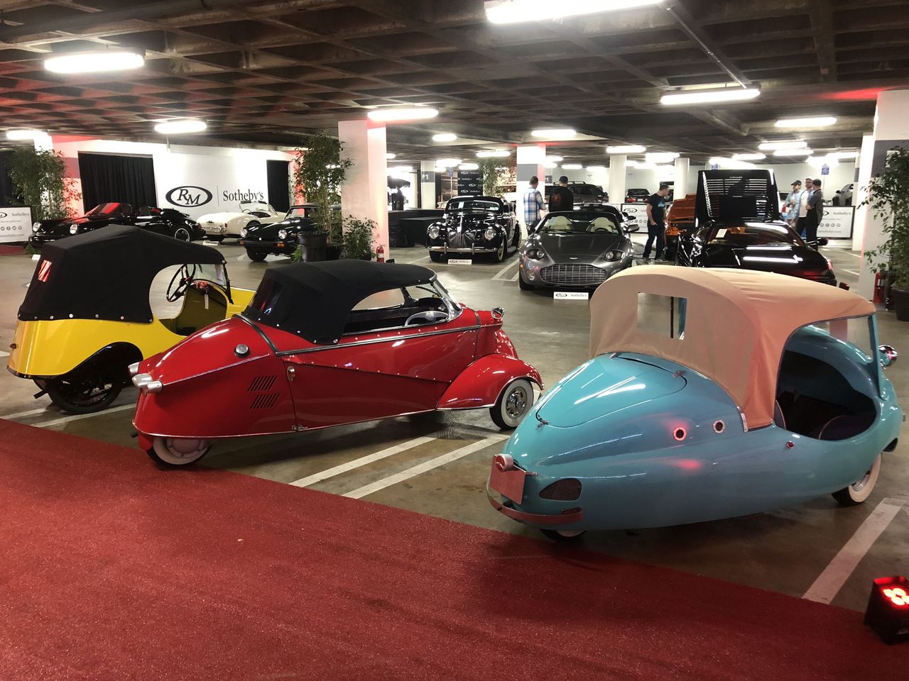 Many microcars employed a reverse trike wheel setup like the two examples on the right