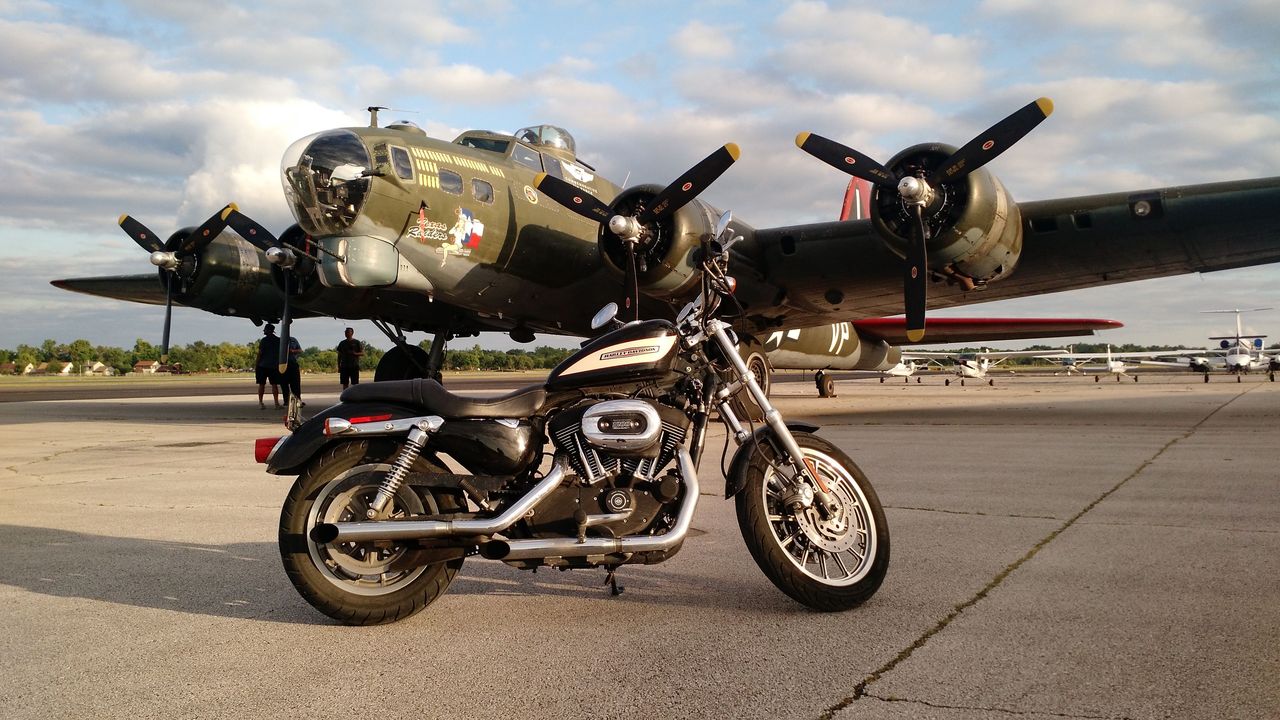 KRVS Riverside airport sharing the ramp with the B-17 "Texas Raiders'