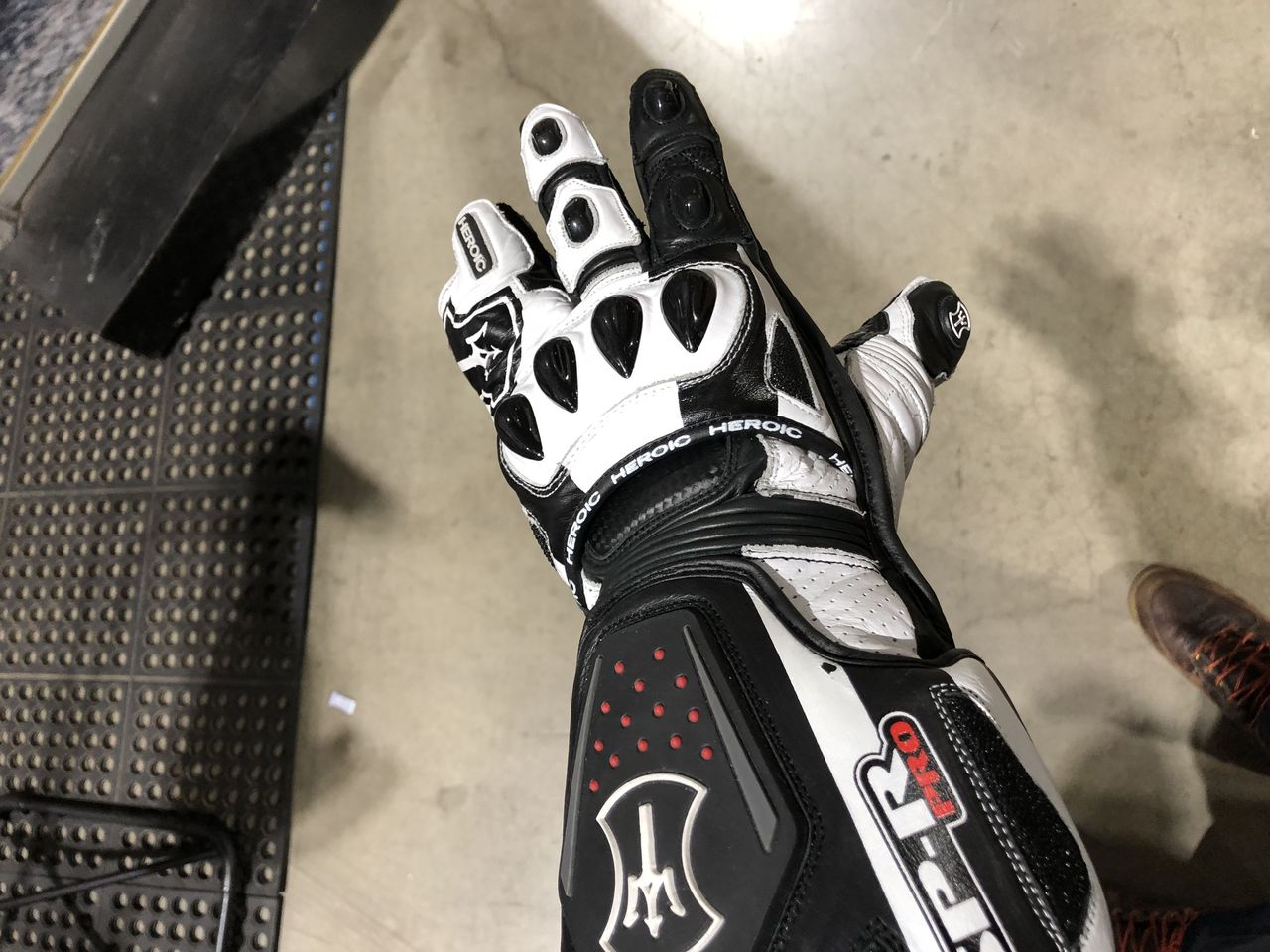 Heroic’s top-shelf SP-R Pro V1 gloves