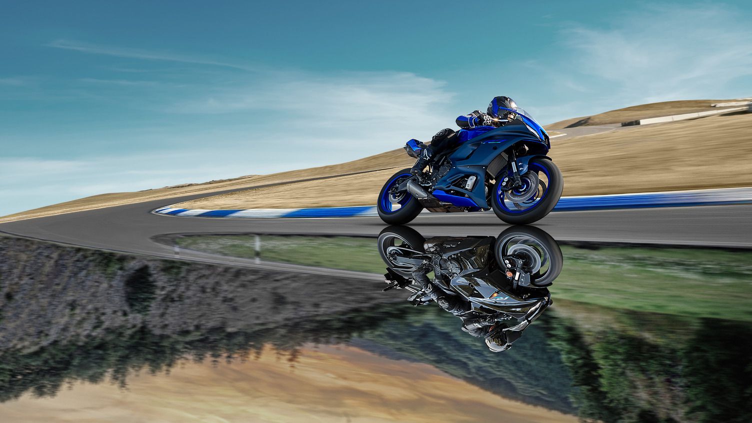 The 2022 YZF-R7 is available in blue or black. Yamaha photo