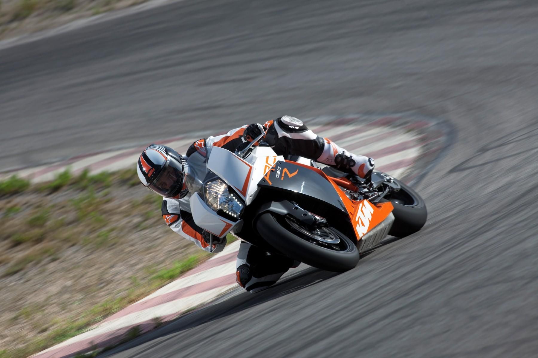 2013 KTM 1190 RC8 R in action 3