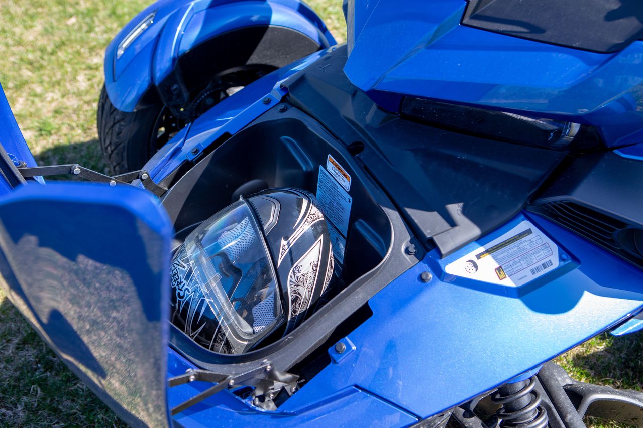 Spyder F3 Limited - The front compartment can easily fit a helmet.