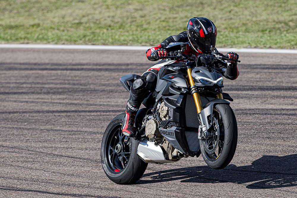 2023 Ducati Streetfighter V4S is improved completely. Ducati photo