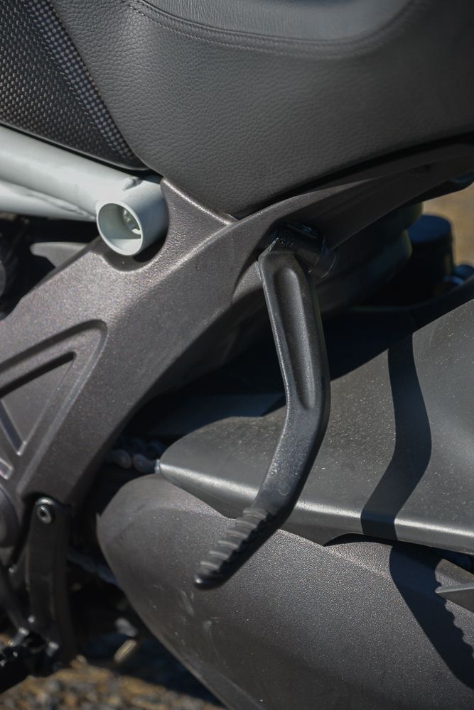 Awesome retractable passenger footpegs on the Diavel