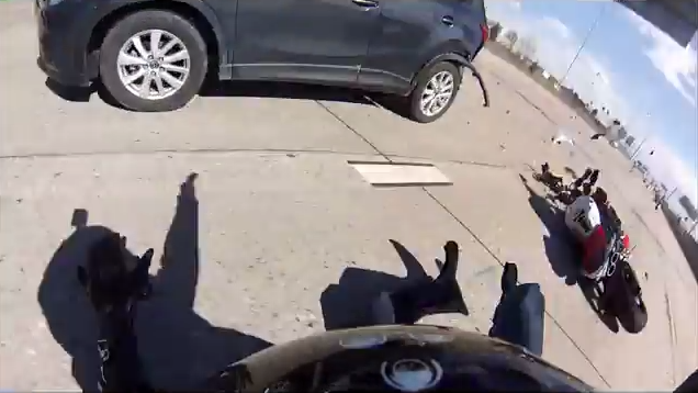 Yamaha R1 see by rider - motorcycle crash at 140 mph