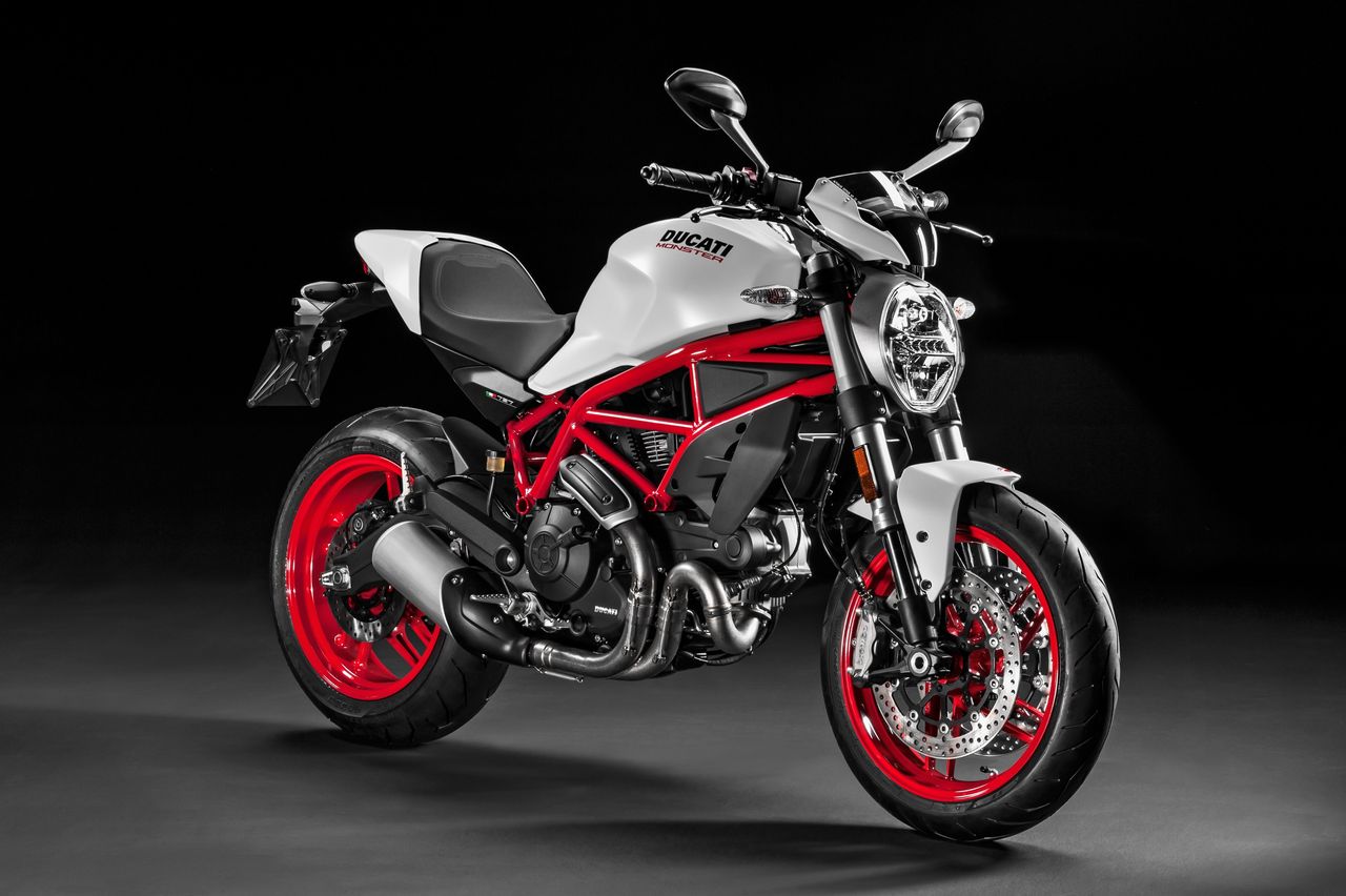Monster 797 Plus adds Flyscreen and Cowl