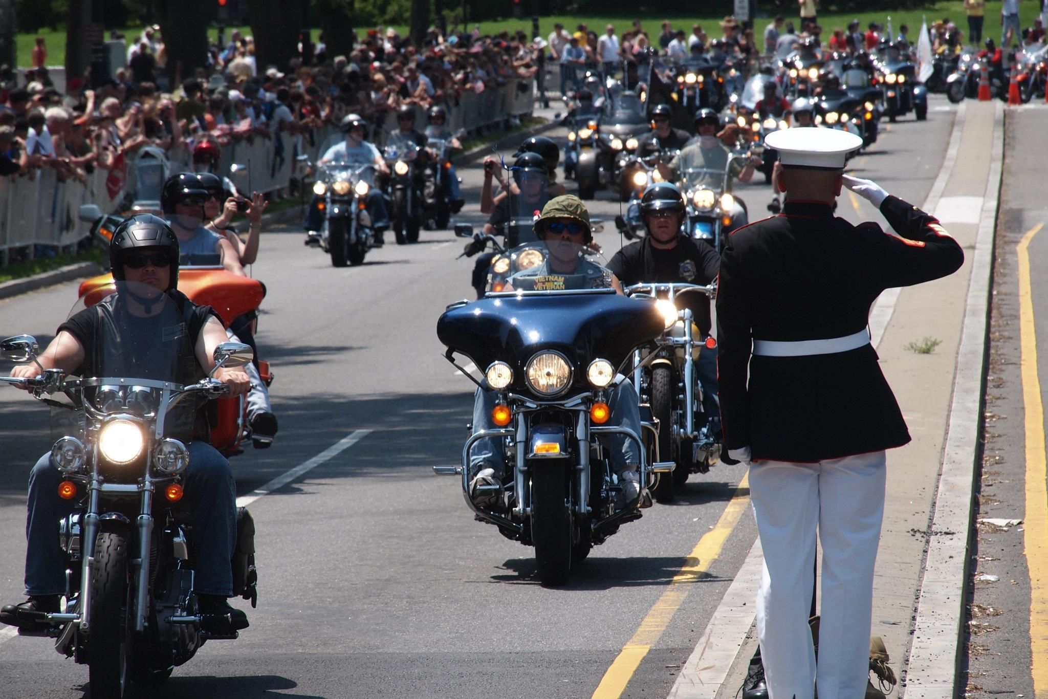 Rolling Thunder Salutes it's Heroes