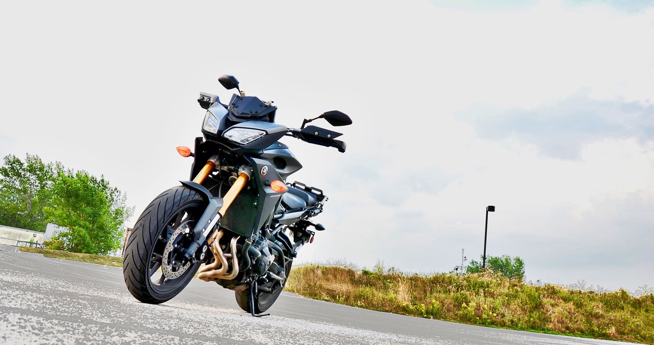 2015 Yamaha FJ-09: When truly naked, the FJ looks amazing!