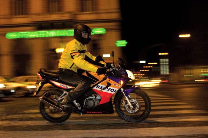 Motorcycle riding at night - Safety tips