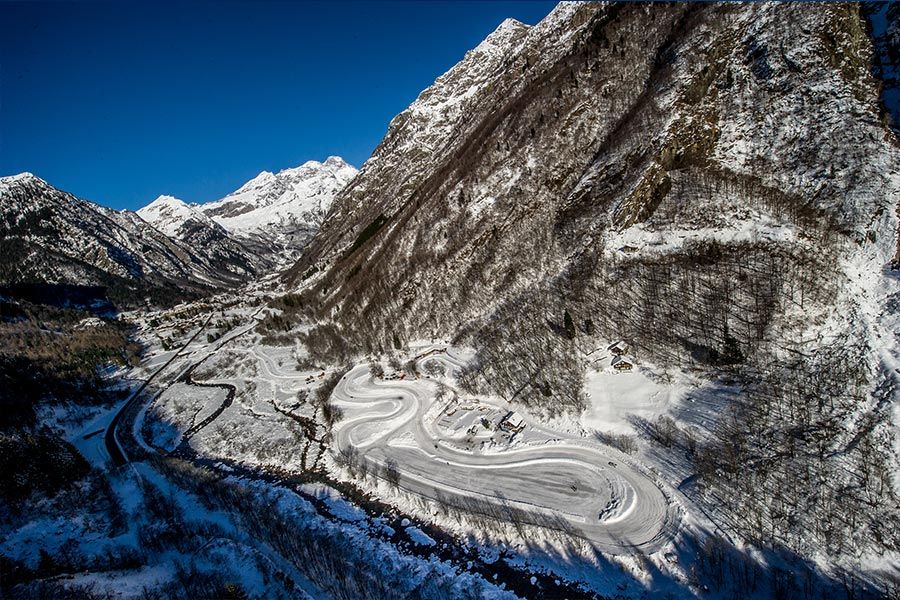 The Ice Rosa ring is said to be the most complex ice track in the Alpes (assuming there's a few in Italy)