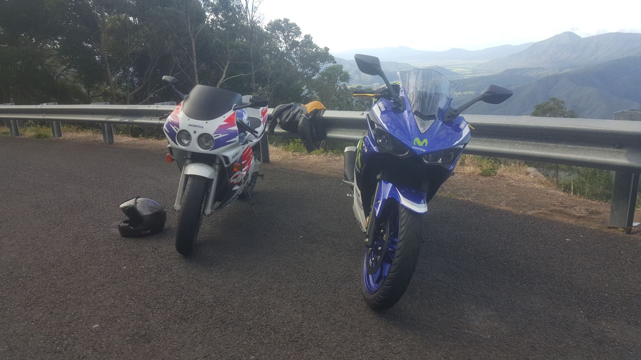 250rr and R3