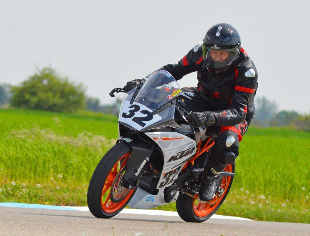 Paul R at the track in the new Safari Impex leathers